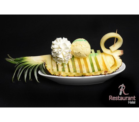 Ananas en pirogue à l'oriental